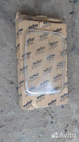 Стекло фары Мерседес 814