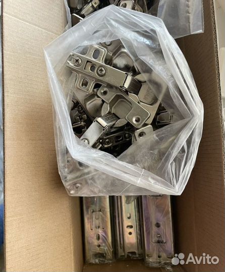 Мебельная фурнитура новая