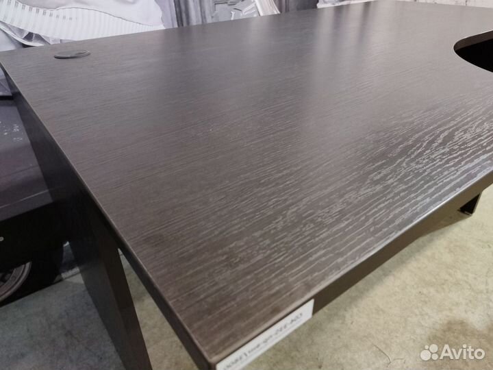 Стол эргономичный 140х90х74 левый б/у 04-335