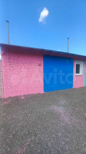 Гараж, > 30 м²