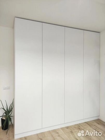 Современный шкаф