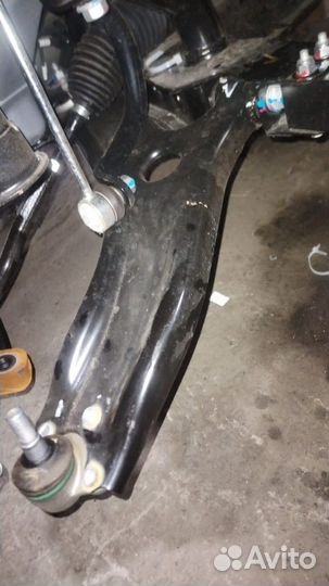 Рычаги левая и правая LADA веста