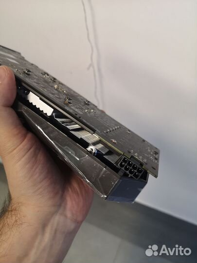 Видеокарта новая 4Gb gddr5 Asus AMD RX560 rogstrix