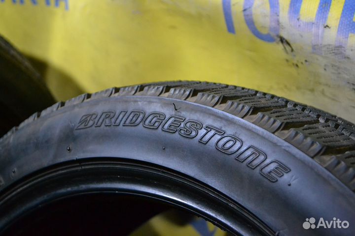 Bridgestone Blizzak VRX2 225/45 R18