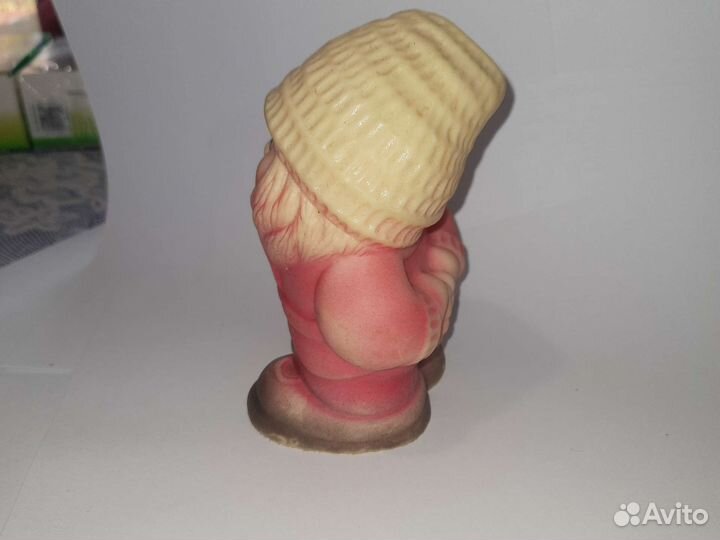 Милый гном домосой дедушка с бородой