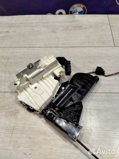 Замок двери задний правый Mercedes-Benz Ml 164