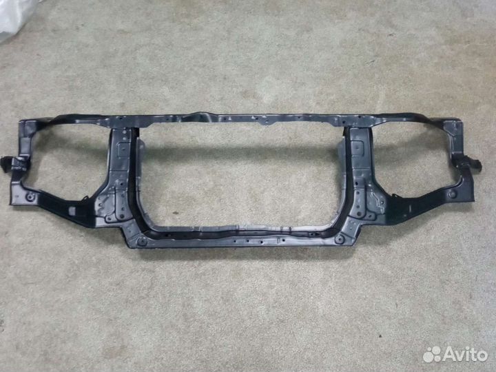 Передняя панель Pajero 4