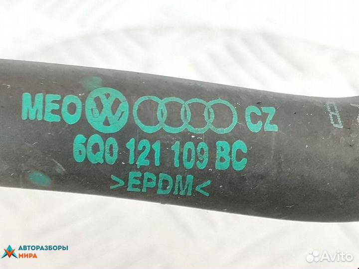 Патрубок радиатора Volkswagen Polo 3 рест. 2002