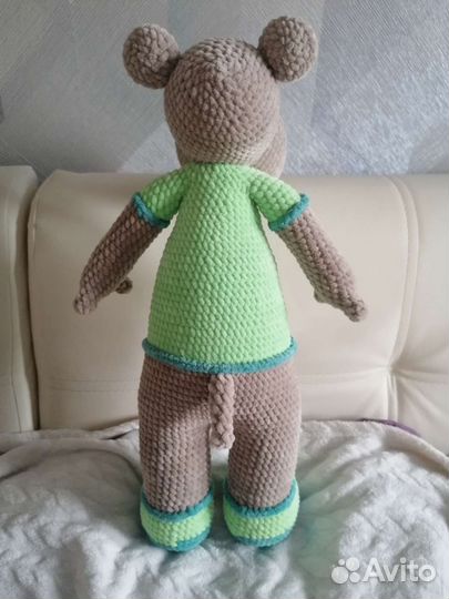 Игрушка бегемот, вязанный