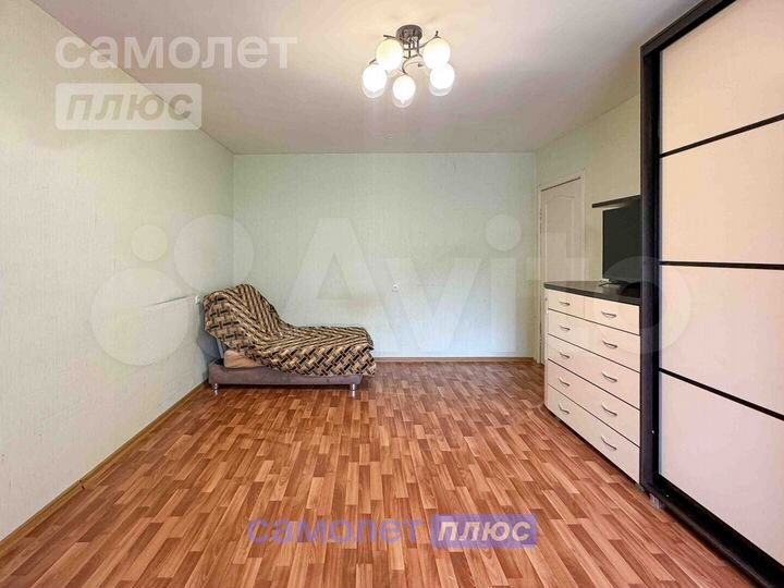 2-к. квартира, 63 м², 1/10 эт.