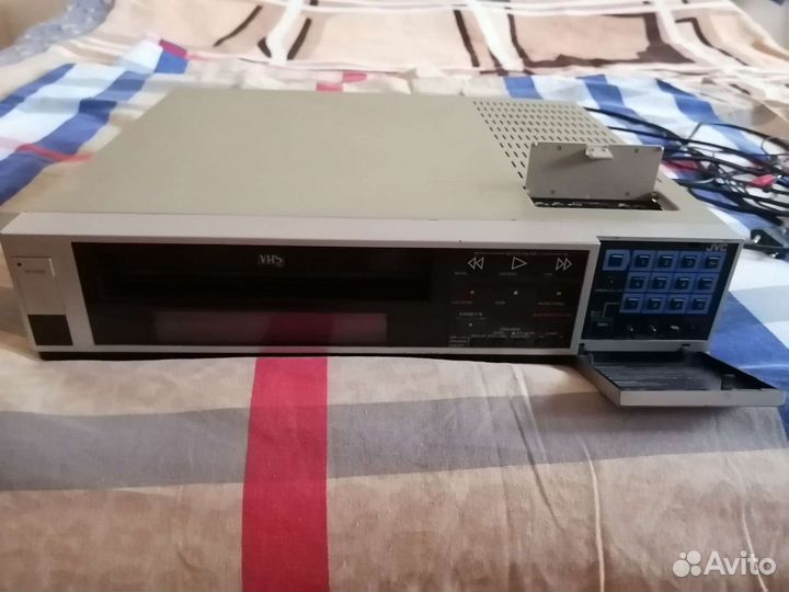 Видеомагнитофон JVC Япония