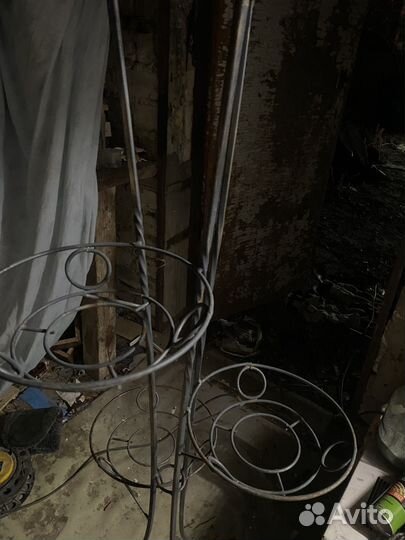 Подставка для цветов этажная