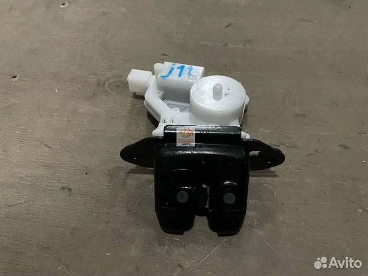 Замок крышки багажника Nissan Qashqai J11