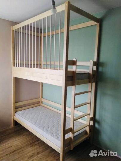 Двухъярусная детская кровать