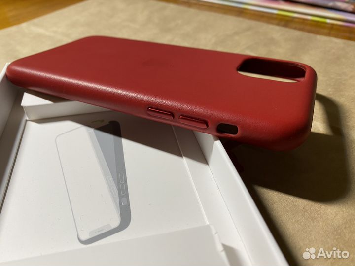 Чехол iPhone 11 Pro Leather Case mwyf2zm/A Red 12