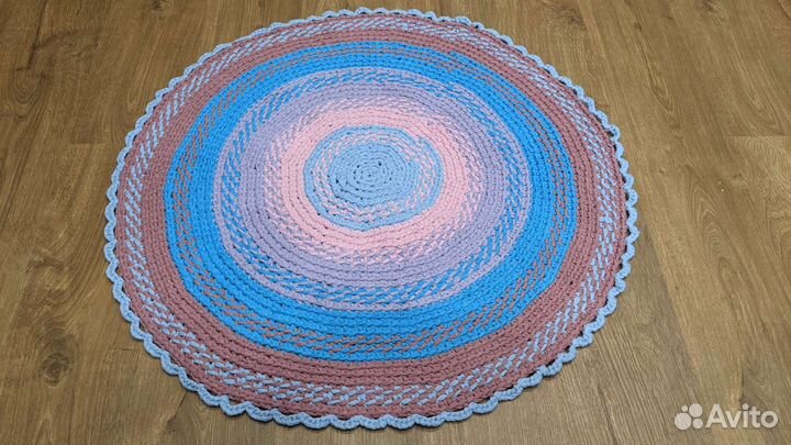 Коврик вязаный