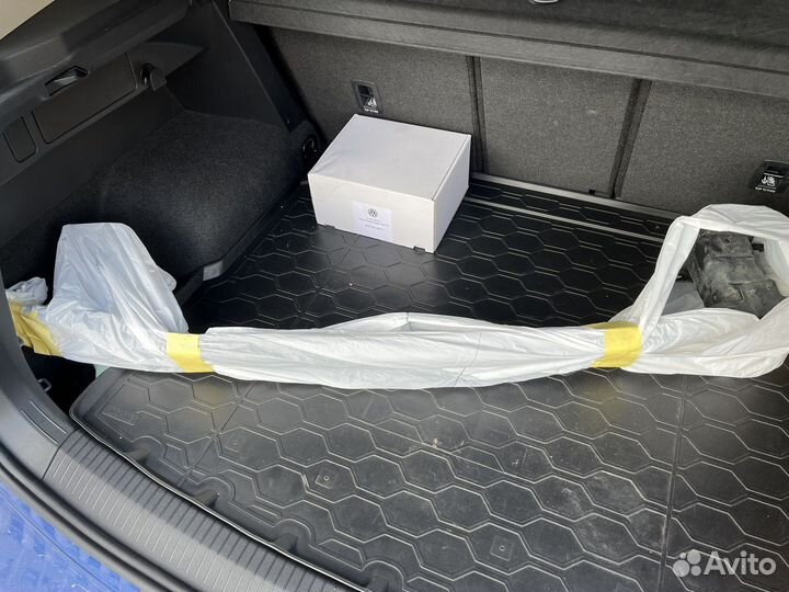 Усилитель заднего бампера 5NA807305A