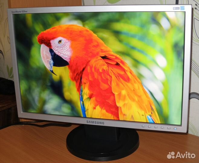 Samsung 19'' широкоформатный