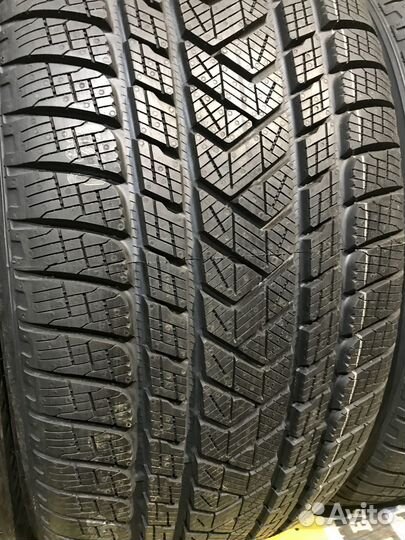 Pirelli Scorpion Winter 315/40 R21 и 275/45 R21 111V