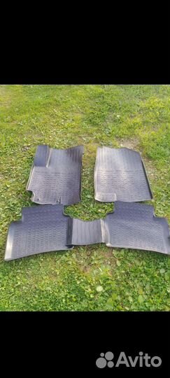Автомобильные коврики резиновые