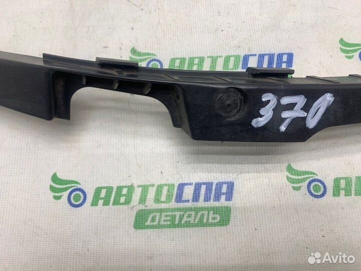 Кронштейн бампера передний правый Opel Insignia