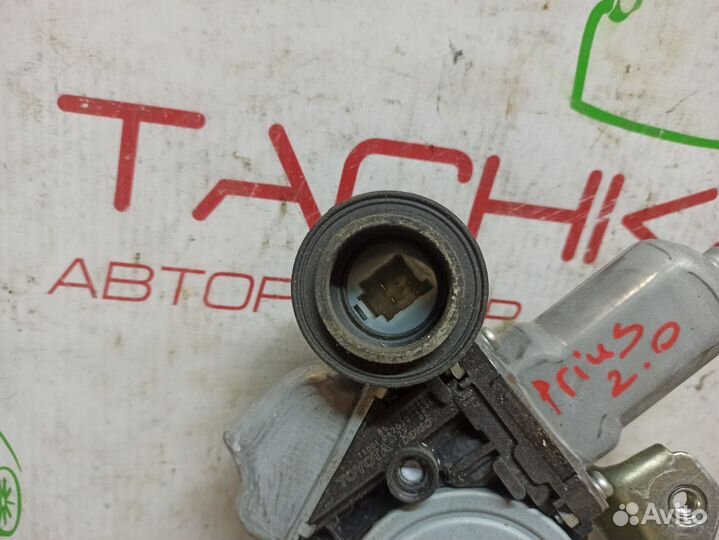 Стеклоподъемник передней правой двери Toyota Prius