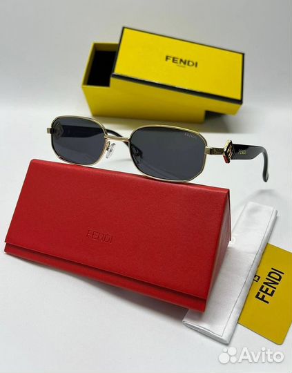 Солнцезащитные очки Fendi