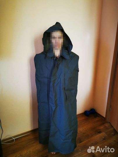 Плащ прорезиненный