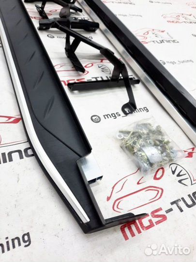 Пороги на Toyota RAV4 Дизайн 1 с 2019 гг. +