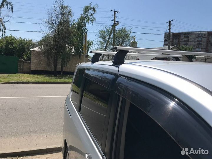 Багажник на крышу Toyota Voxy