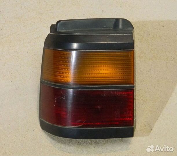 Фонарь левый универсал VW Passat B3 (дефект)