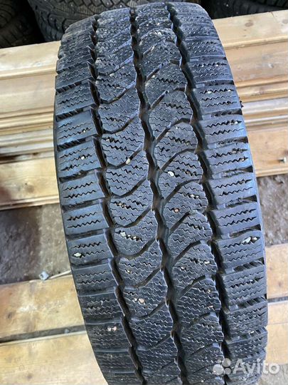 Continental VancoWinter 2 215/65 R16