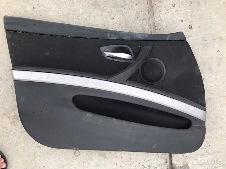 Обшивка передней левой двери Bmw E90
