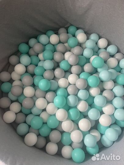 Сухой бассейн с шариками