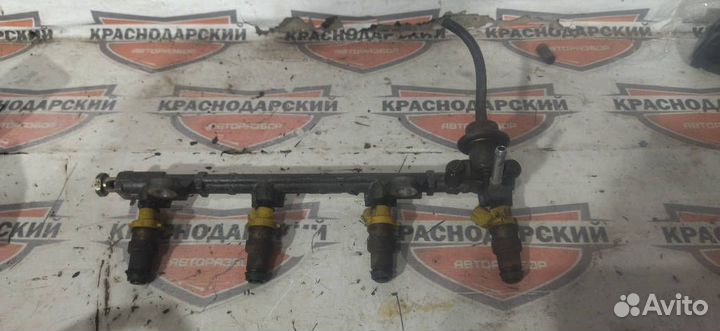 Топливная рейка Toyota Corolla AE100 5AFE