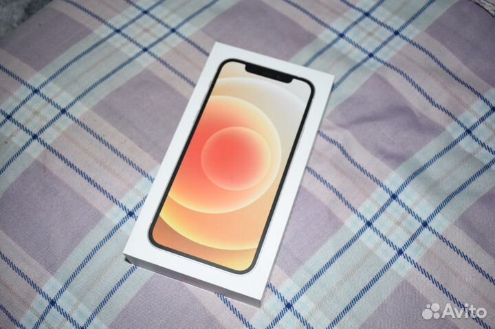 Коробка от iPhone 12