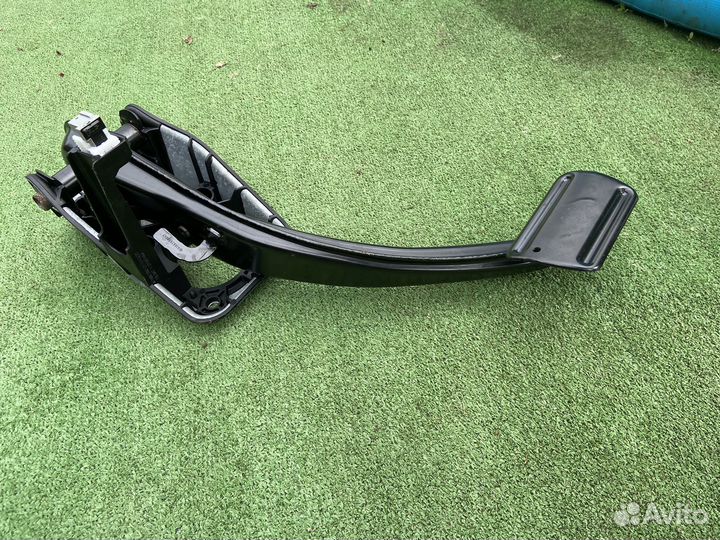 Педаль тормоза GL X166