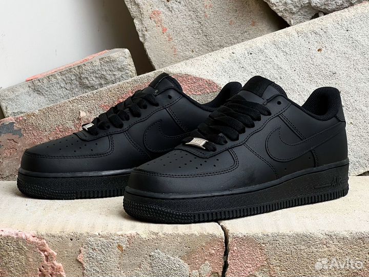 Nike Air Force 1 Black Low