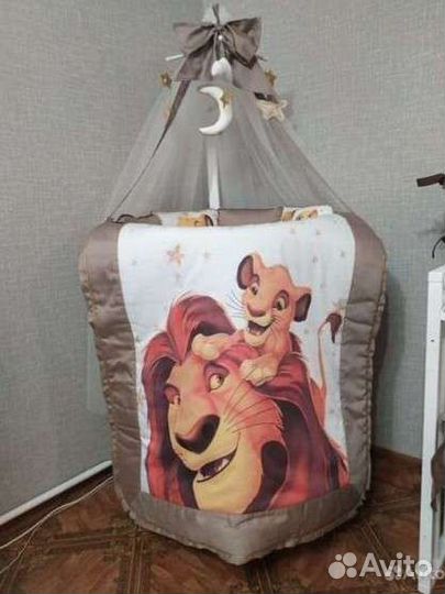 Детская кроватка