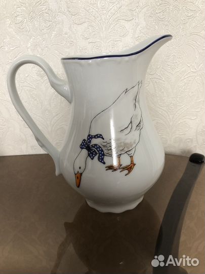 Кувшин фарфоровый