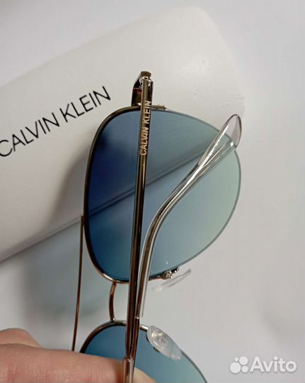 Очки солнцезащитные Calvin Klein