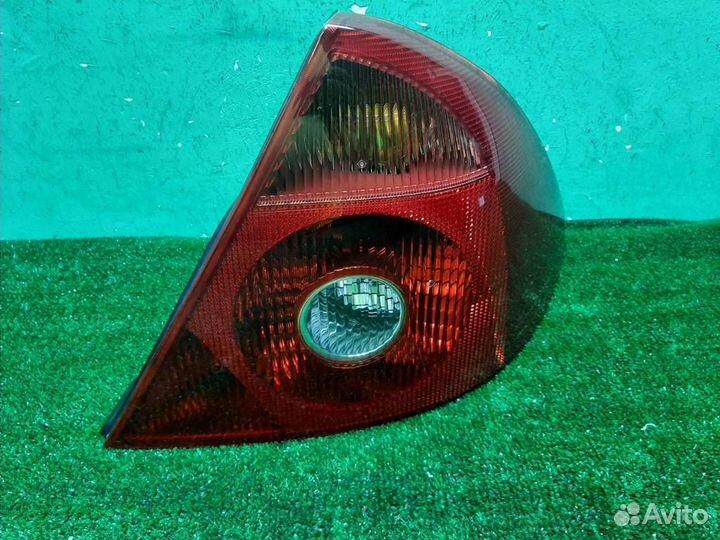 Фонарь задний наружный правый Ford Mondeo 3 2002
