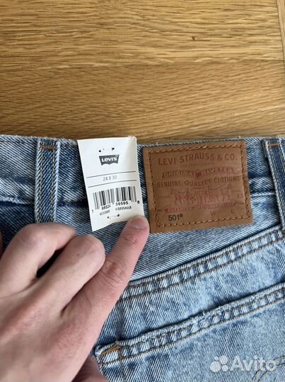 Женские джинсы levis 501 24W