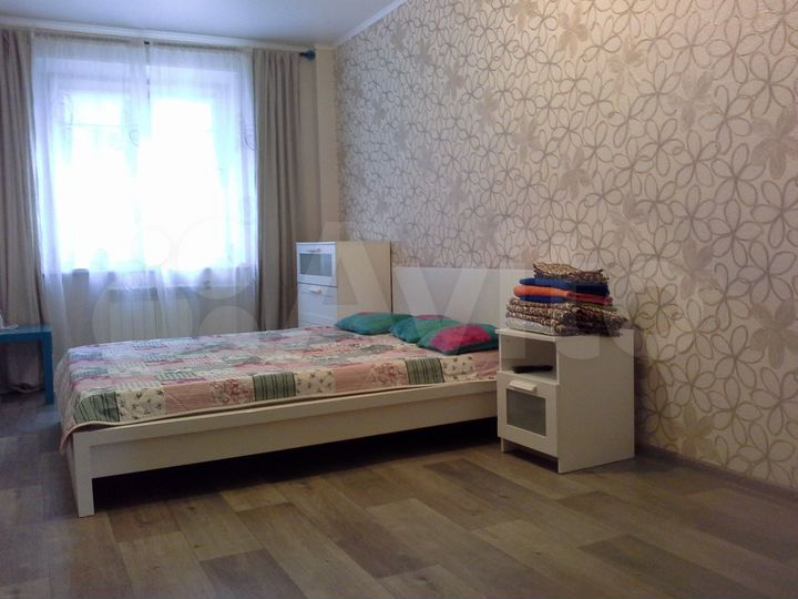 2-к. квартира, 60 м², 1/10 эт.