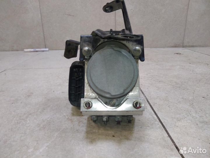 Блок ABS Toyota Mark X DBA-GRX120