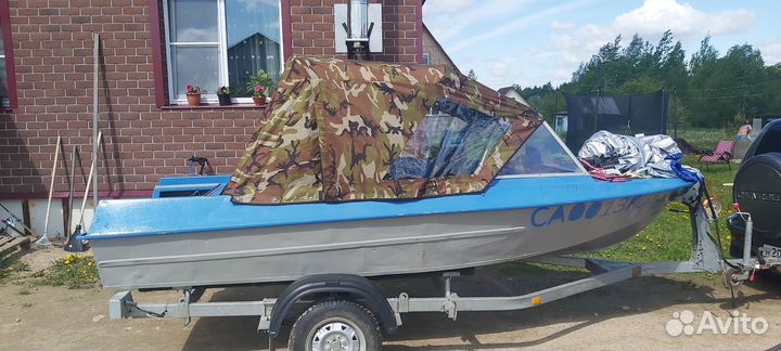 Лодка с мотором