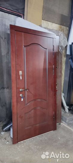 Дверь входная металлическая
