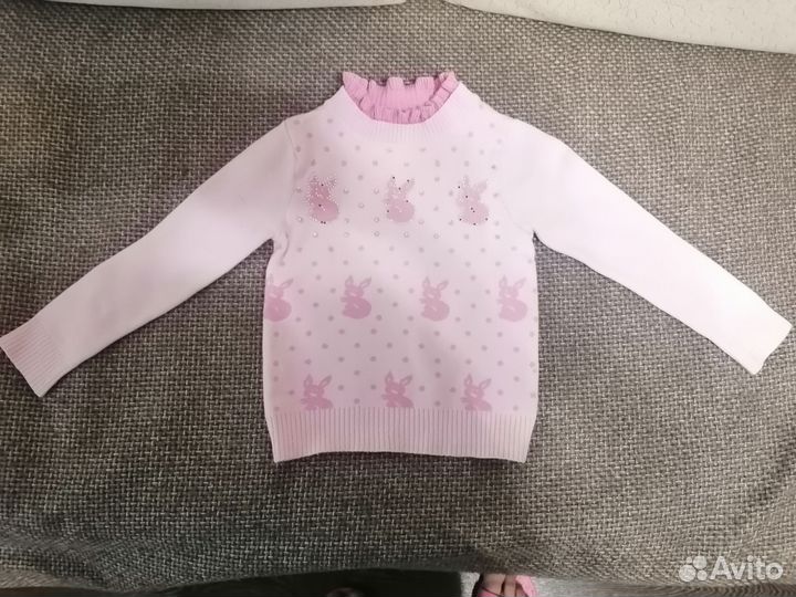 Кофточки на девочку р-р 104