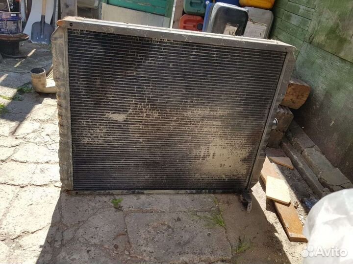 Продаю радиатор на hitachi