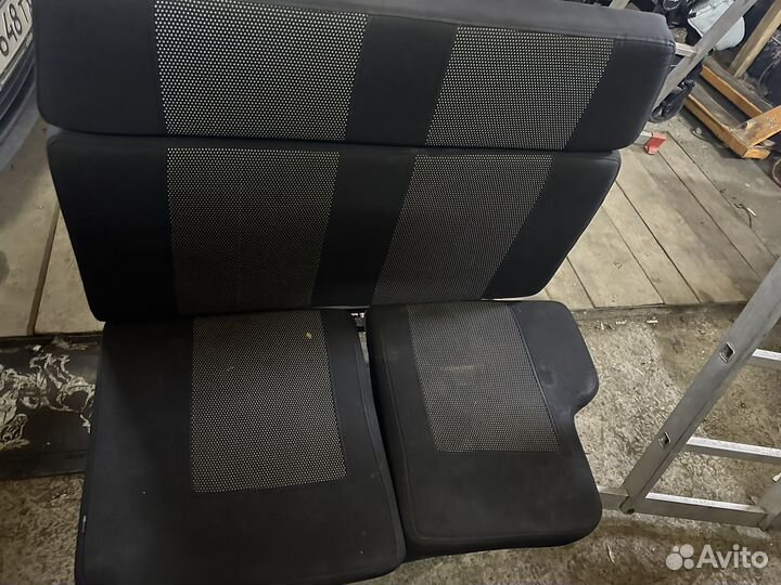 Диван в газон next